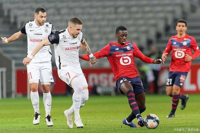 福克斯33分小萨17+15+12 国王力克快船3连胜