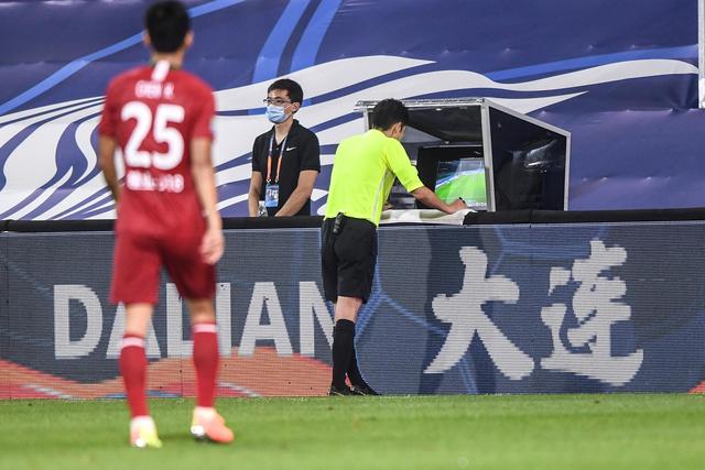 英超夺冠赔率:曼城1赔34希望渺茫 红军断层第1